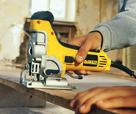 Лобзик DeWALT DW333KT