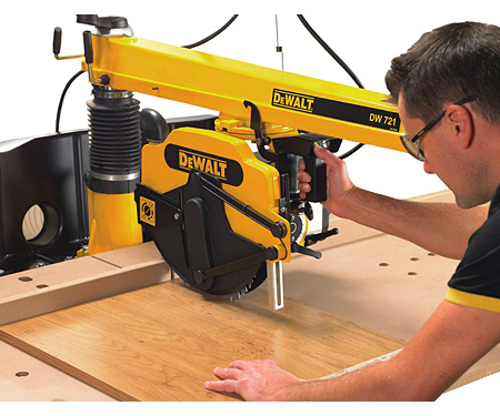 Радиально-консольная пила DeWALT DW721KN