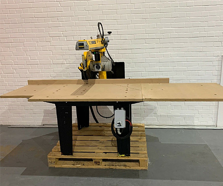 Радіально-консольна пила DeWALT DW729KN