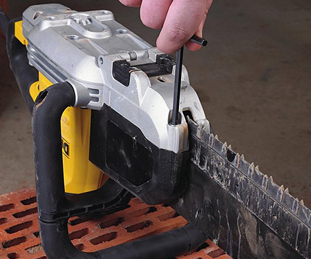 Пила DeWALT DWE398