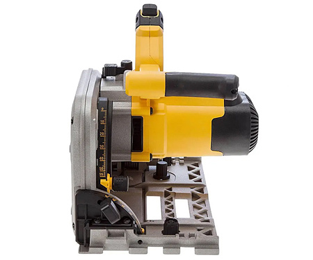 Дисковая пила DeWALT DWS520KT
