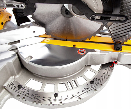 Торцювальна пила DeWALT DWS727